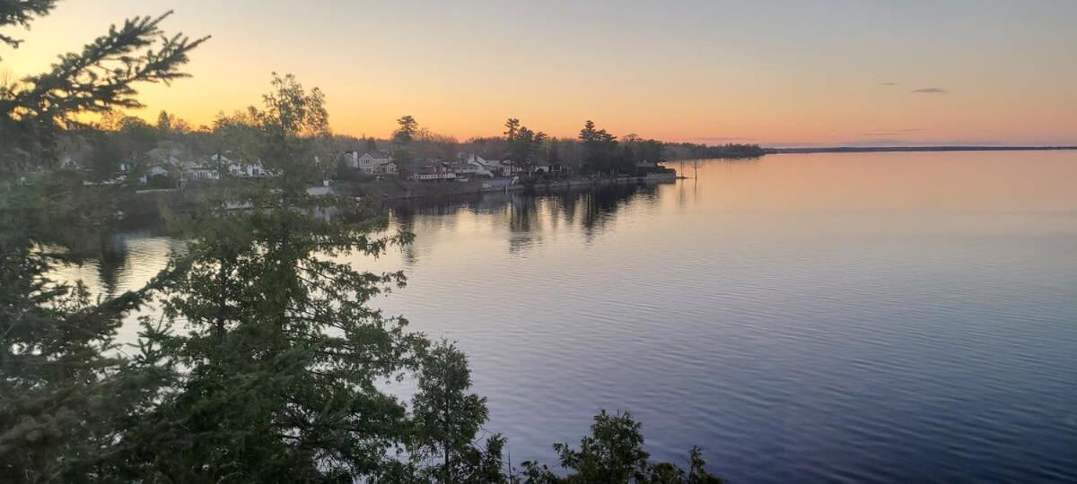 Loza House Adirondack Skydeck Unit Lake Front Plattsburgh Esterno foto